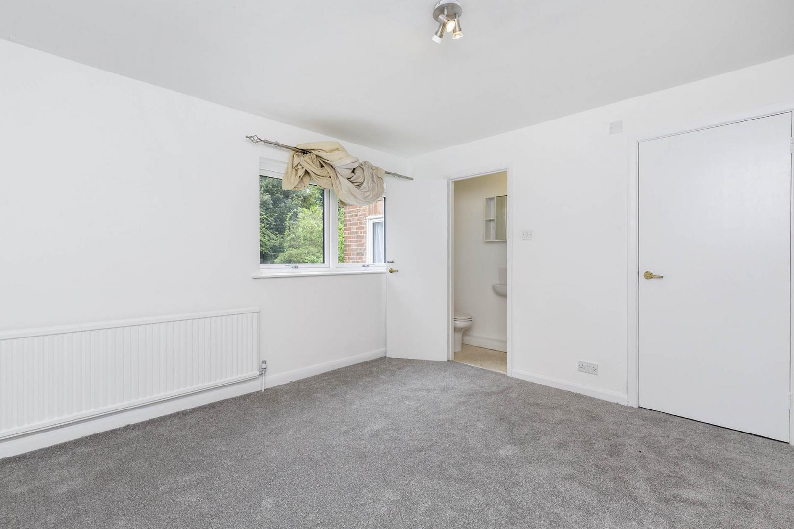 Newly decorated, new carpets, big rooms and access to a communal garden Stanhope Road, Highgate 